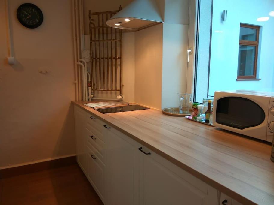 Big Cosy Retro Apt, Free Parking, 15Min Oldtown & Kazimierz - By Homelike คราคูฟ ภายนอก รูปภาพ