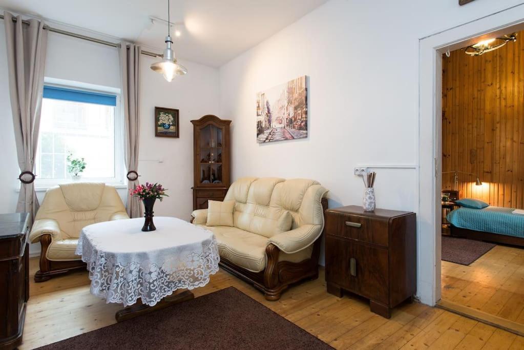 Big Cosy Retro Apt, Free Parking, 15Min Oldtown & Kazimierz - By Homelike คราคูฟ ภายนอก รูปภาพ